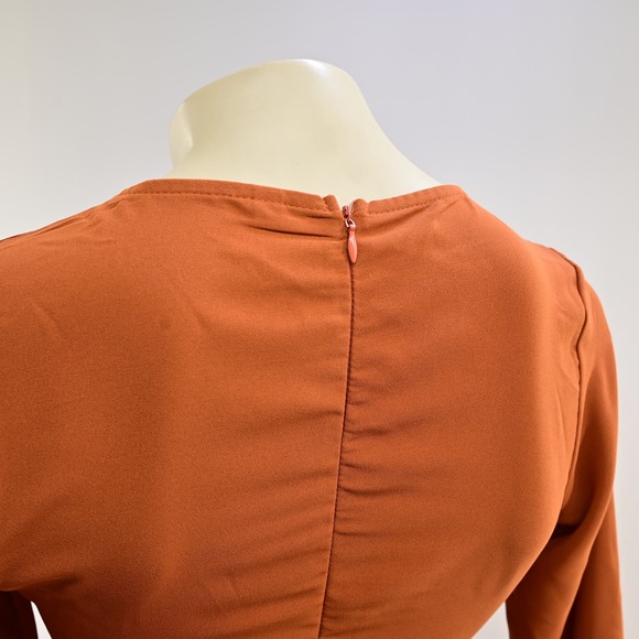 COSONSEN XS V-NECK DRESS - Picture 7 of 10